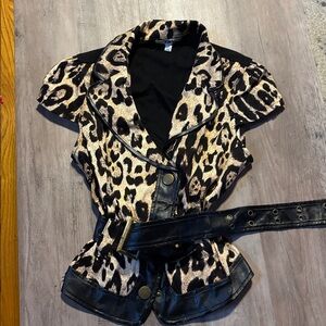 Entry Leopard Print Top with Black Accents